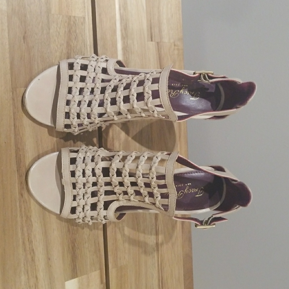 EUC Tracy Reese basket peep toe pump